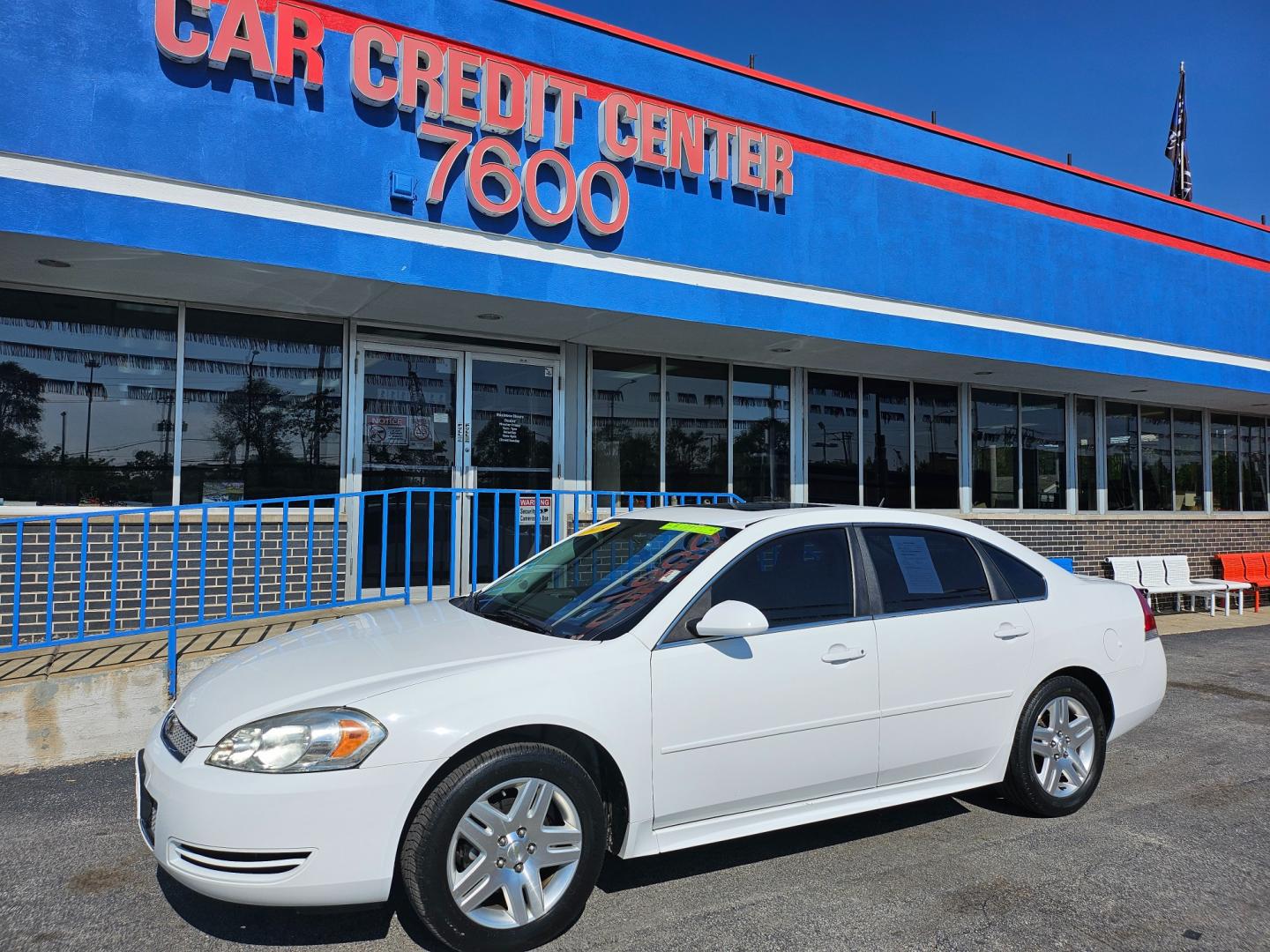 2014 WHITE Chevrolet Impala LT (2G1WB5E39E1) with an 3.6L V6 DOHC 16V FFV engine, 6-Speed Automatic transmission, located at 7600 S Western Ave., Chicago, IL, 60620, (773) 918-3980, 0.000000, 0.000000 - Photo#1